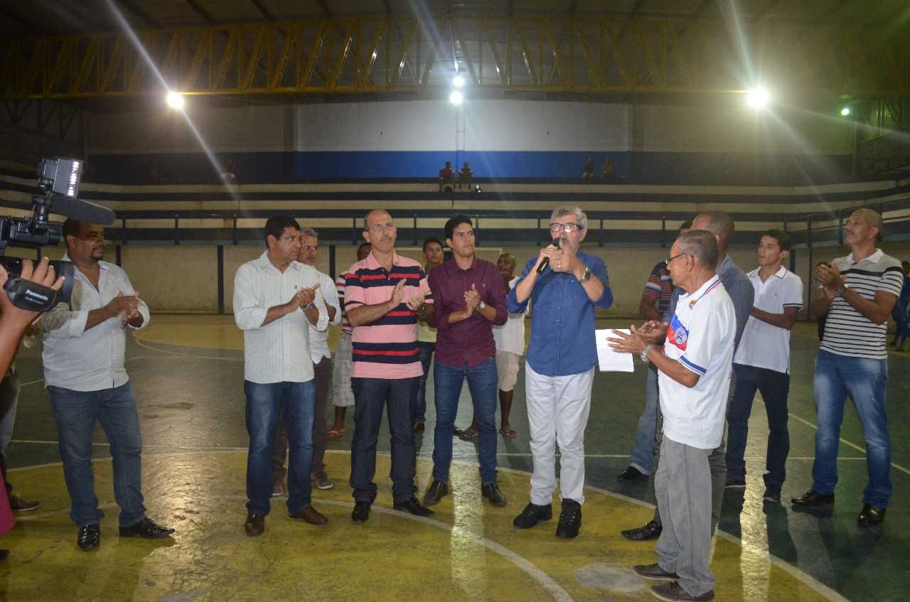 Refletores do Estádio Ribeirão em Camacã, agora realidade.